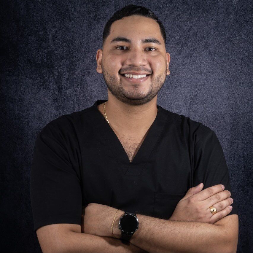 Dr. Carlos Bonilla, odontólogo en Barranquilla, aliado de vukki.